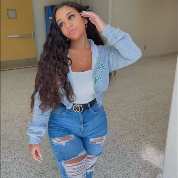 Meet your Posher, Essabella - Picture 4 of 5